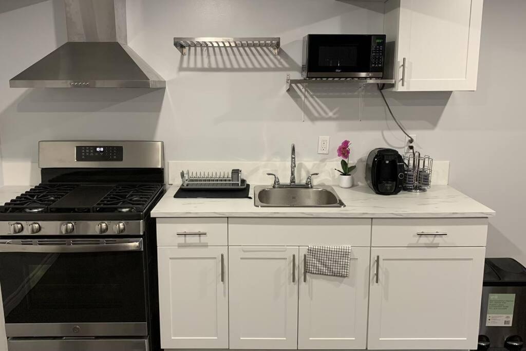 *Cozy, Newly Renovated, Fully Equipped* Apartment ฮามิลตัน ภายนอก รูปภาพ